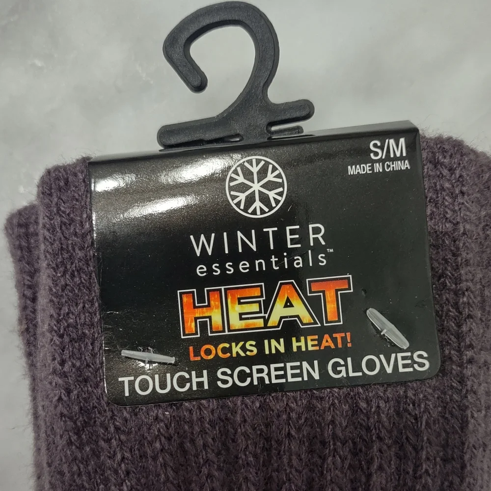 NWT Winter Essentials Heat Touch Screen Knit Gloves Purple Size S/M